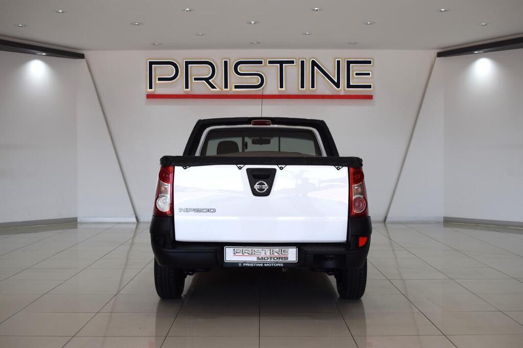 NISSAN NP200 - Image 5
