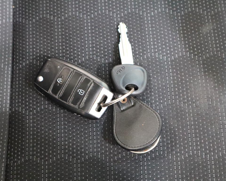 KIA K 2700 - Image 16
