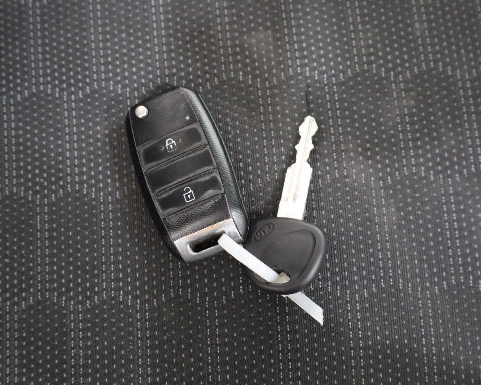 KIA K 2700 - Image 15