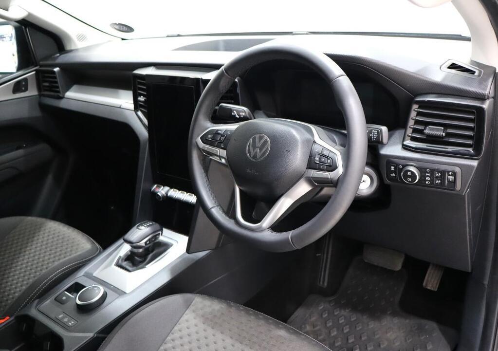 VOLKSWAGEN AMAROK - Image 10