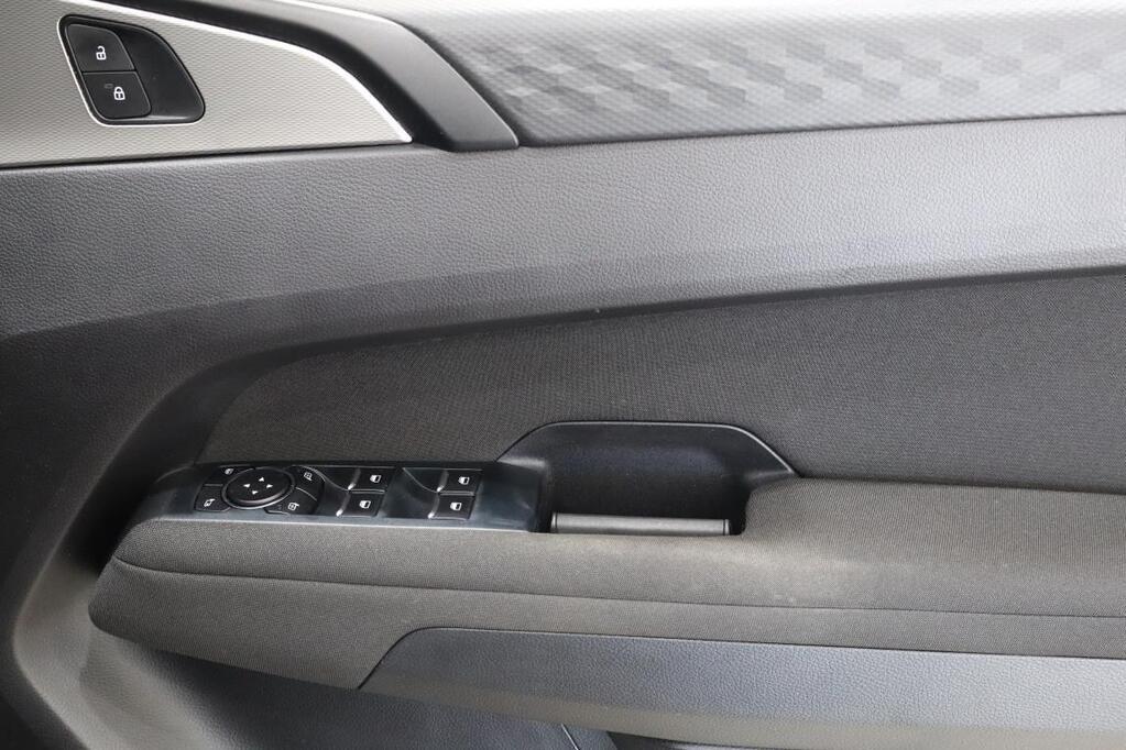 VOLKSWAGEN AMAROK - Image 11