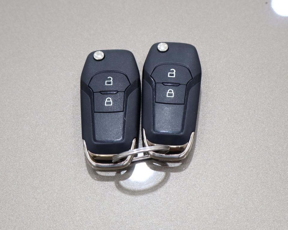 VOLKSWAGEN AMAROK - Image 18