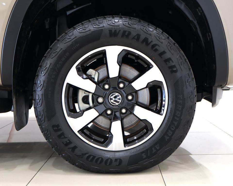 VOLKSWAGEN AMAROK - Image 8