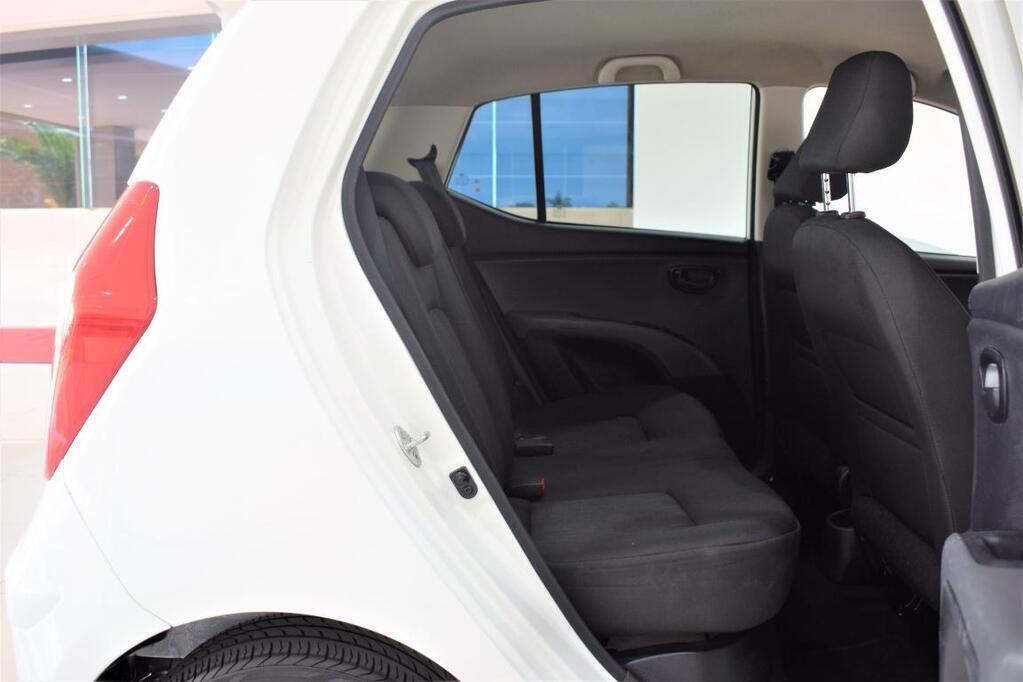 HYUNDAI i10 - Image 11