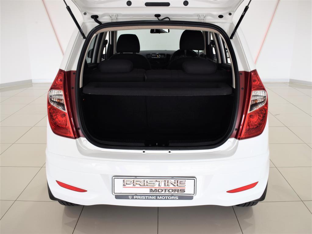 HYUNDAI i10 - Image 15