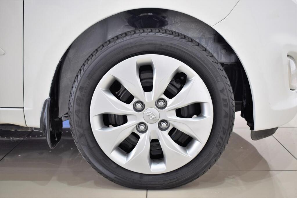 HYUNDAI i10 - Image 5