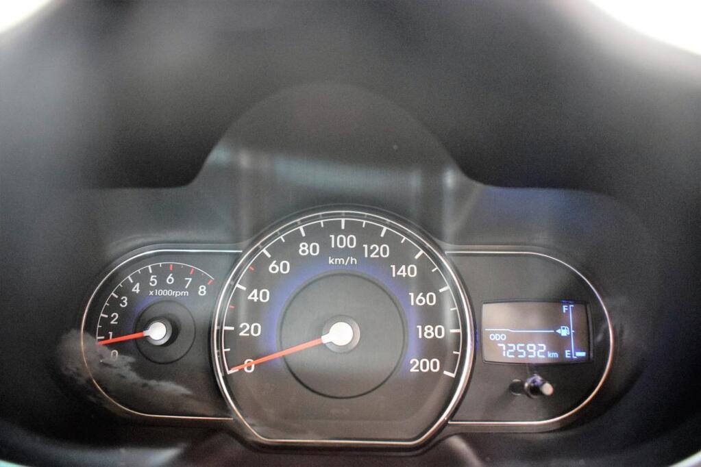 HYUNDAI i10 - Image 6