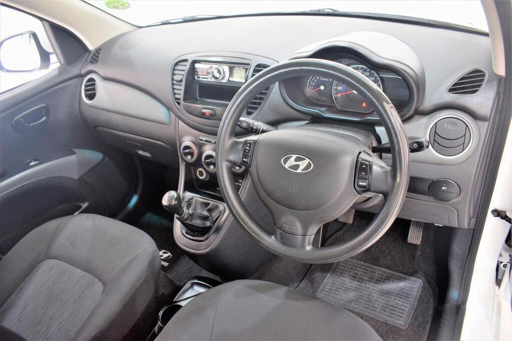 HYUNDAI i10 - Image 7