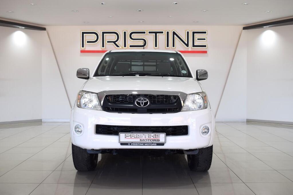 TOYOTA HILUX - Image 2