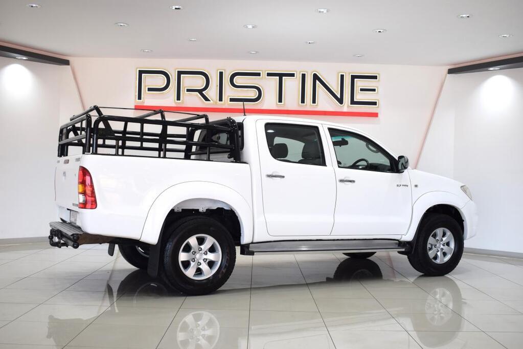 TOYOTA HILUX - Image 20
