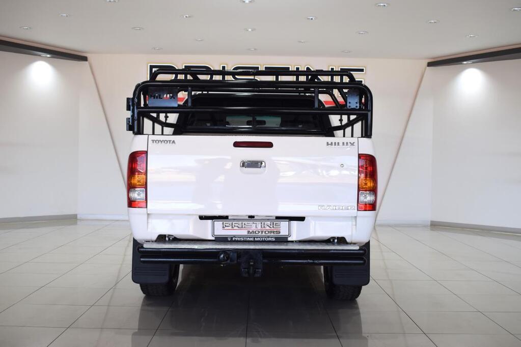 TOYOTA HILUX - Image 5