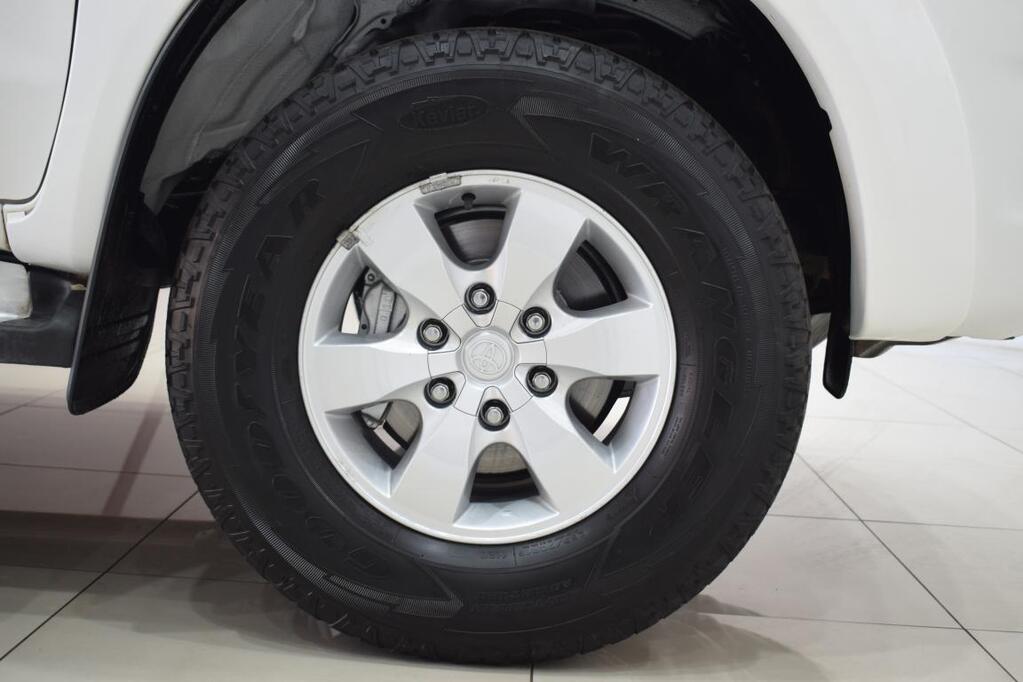 TOYOTA HILUX - Image 7