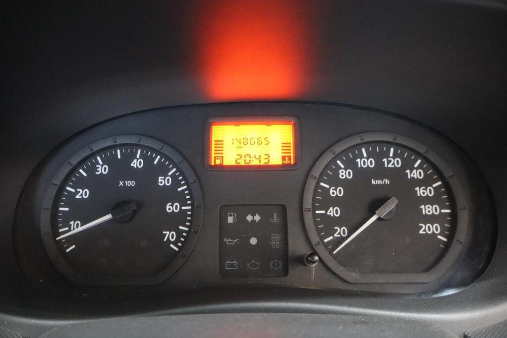NISSAN NP200 - Image 10