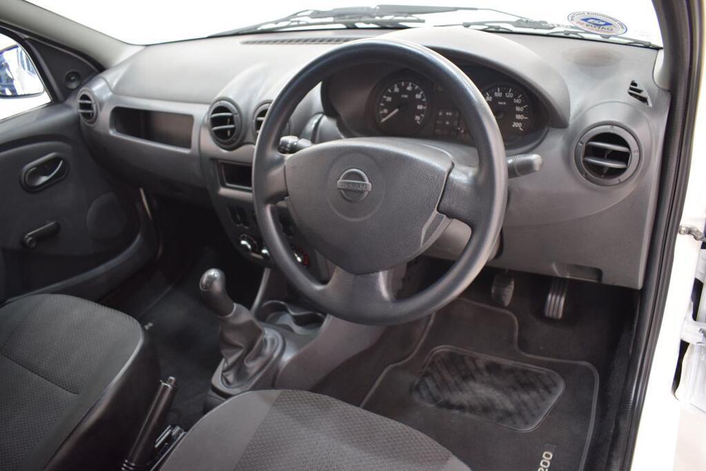 NISSAN NP200 - Image 12