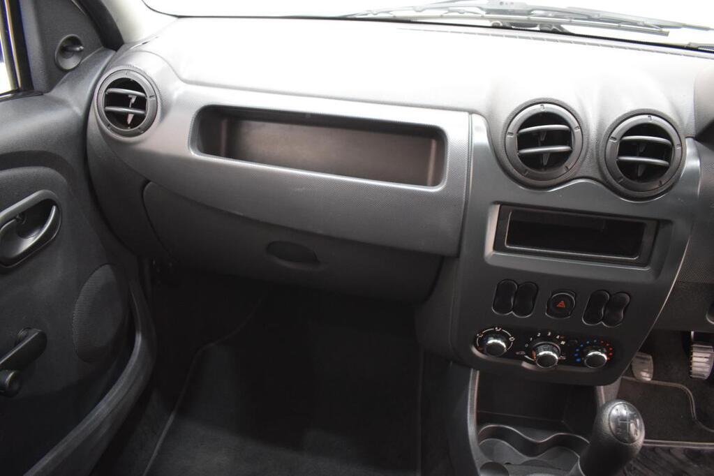 NISSAN NP200 - Image 13