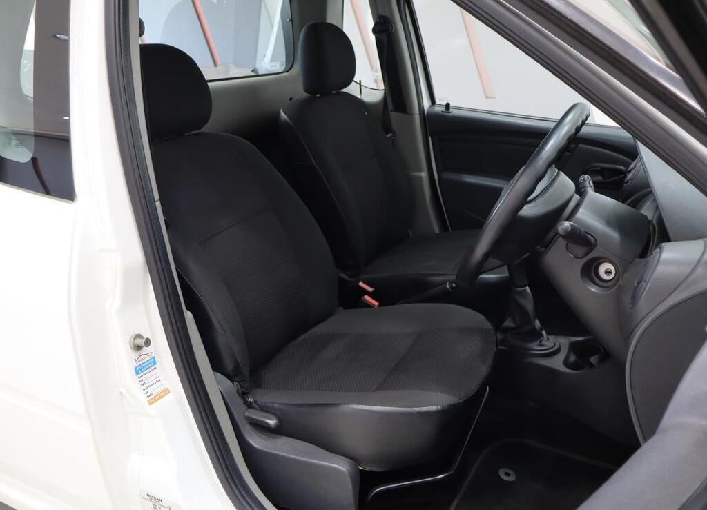 NISSAN NP200 - Image 15