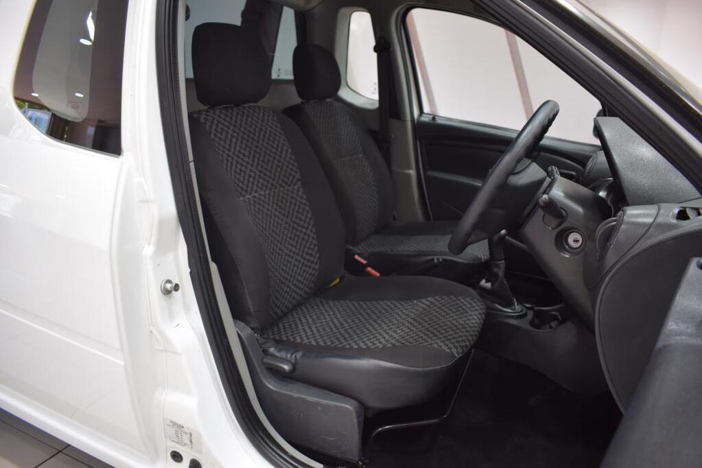 NISSAN NP200 - Image 12