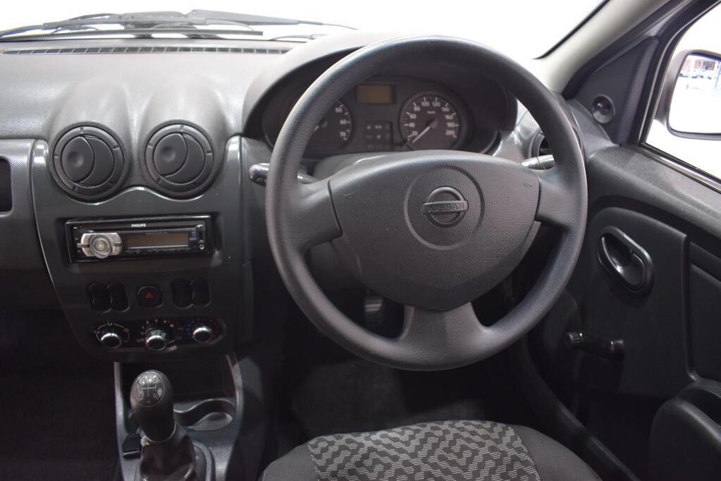 NISSAN NP200 - Image 14