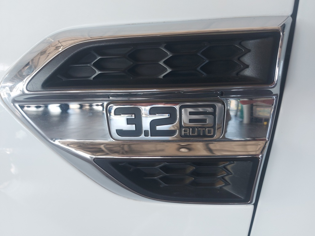 FORD EVEREST - Image 11
