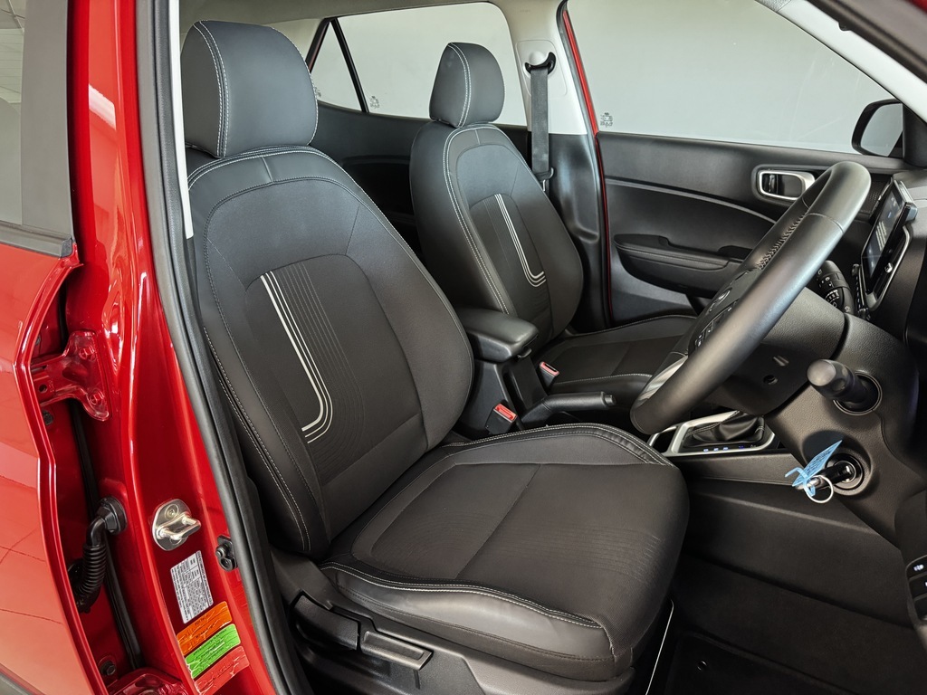 HYUNDAI VENUE - Image 11