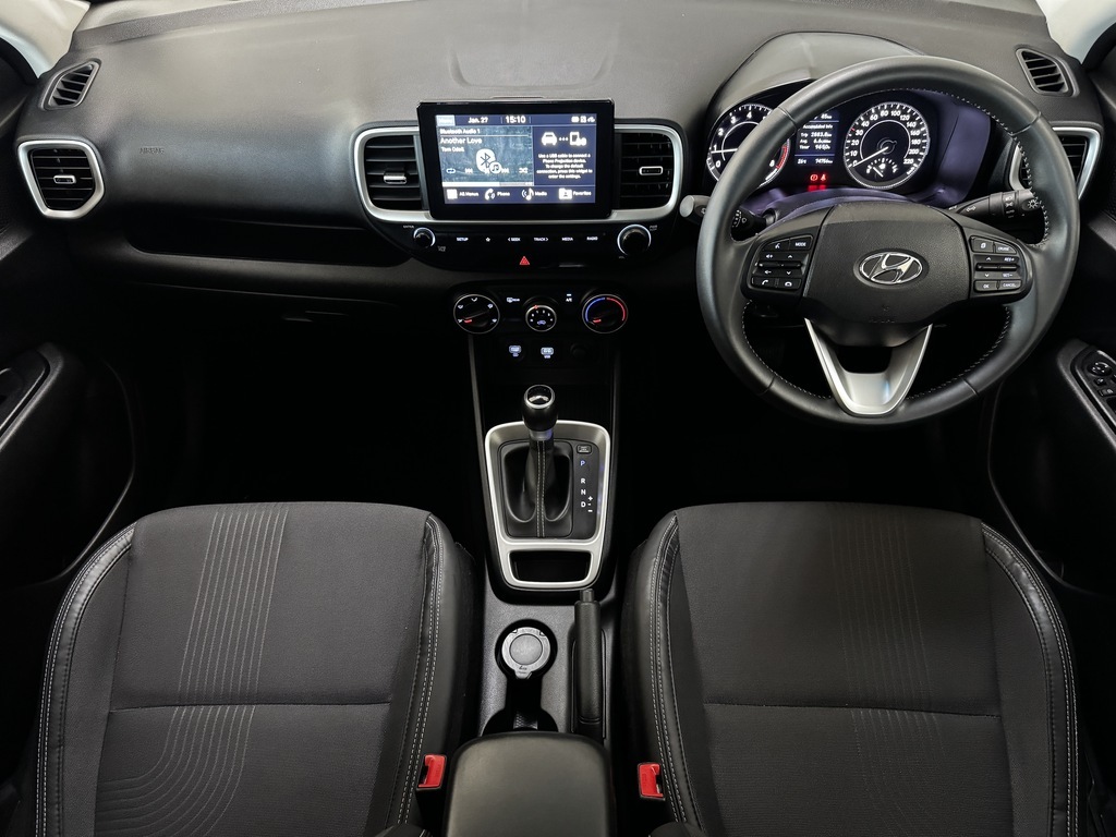 HYUNDAI VENUE - Image 8