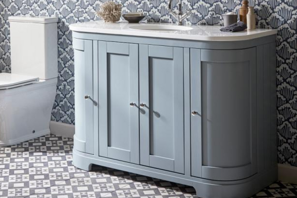 Traditional Bathroom Furniture