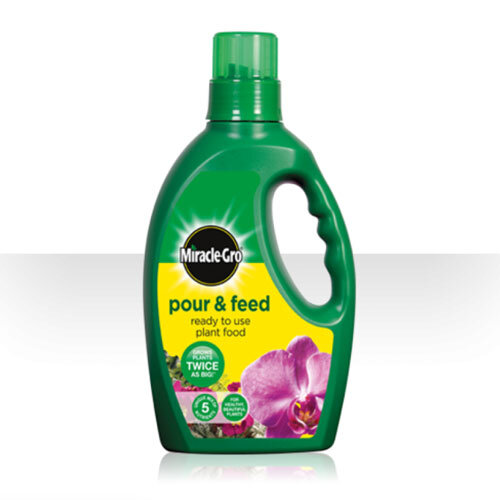 Miracle Gro Pour & Feed 1ltr