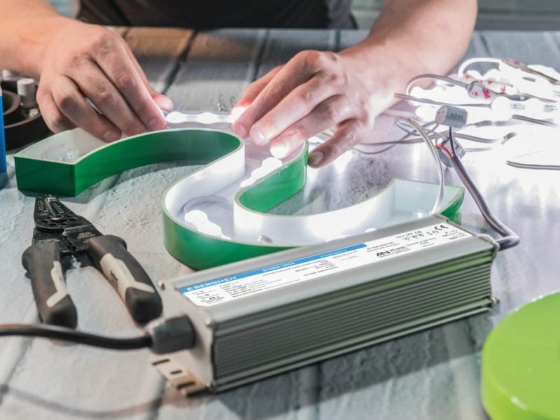 Power Supplies & Connectors