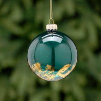 8-cm-emerald-green-glass-ball-gold-foil-at-bottom