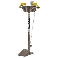 SE480 - PEDESTAL MOUNTED TRIPLE NOZZLE EYE & FACE WASH WITH BOWL & FOOT TREADLE