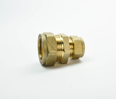 C x C Brass Compression Coupling 22mm x 15mm