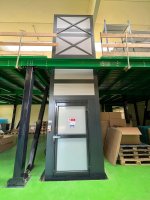 Single-Mast Hydraulic Goods Lift