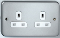 SURFACE 13A 2 GANG SKT METAL