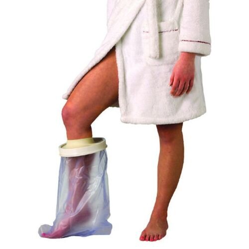 Half Leg Cast Protector adapts to the skin without pulling and has a waterproof envelope.