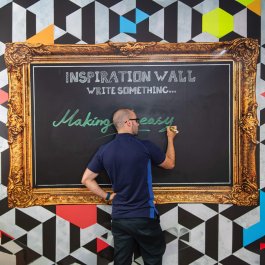 Aslan BB-910 Blackboard for Chalk and Liquid Markers