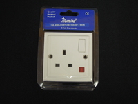13 Amp 1 Gang Switched Socket c/w Pilot Light