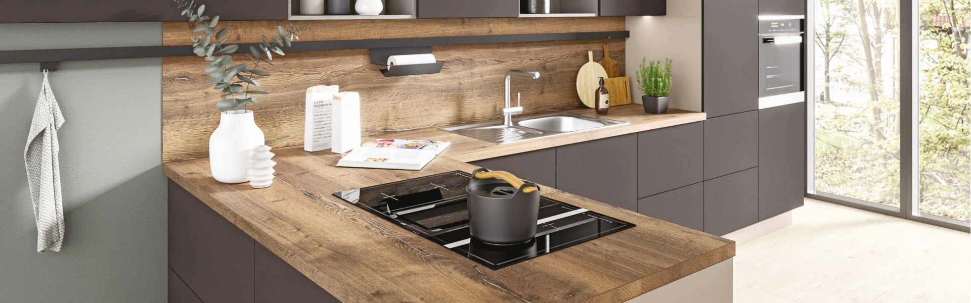 Get inspired with the EGGER worktops visualiser!