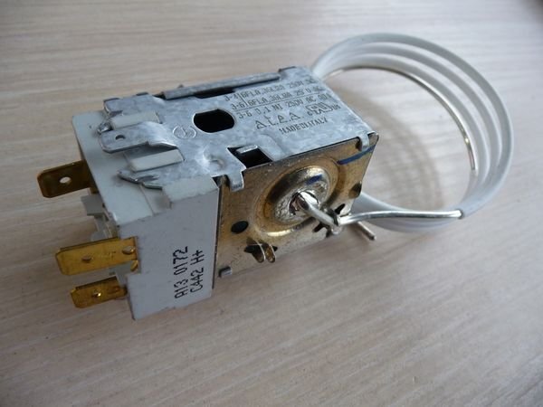 FRIDGE THERMOSTAT (CENTER POST) (A130244