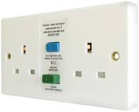 RCD TWIN SOCKET WHITE PLASTIC (TWSRCDWH)