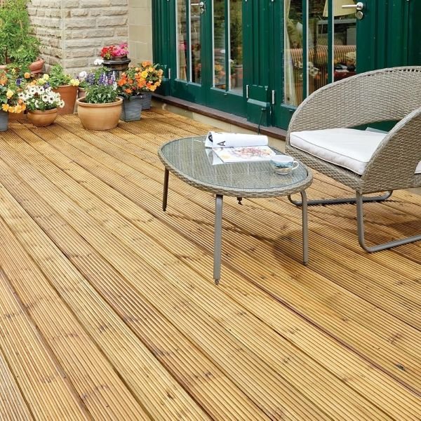 Ronseal Ultimate Protection Decking Oil Natural Pine Lifestyle