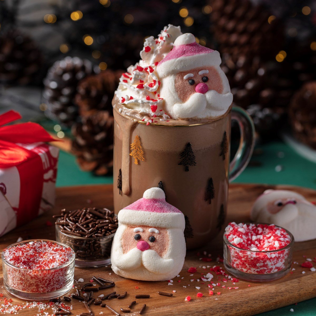 HOT CHOCOLATE DECORATING KITS - PUFFY SANTA 260g