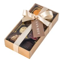 8 Belgian chocs in gold base with clear lid and ribbon 12x85g