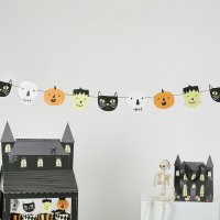 Spooky Friends Card Garland 2m