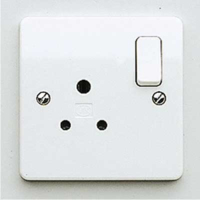 MK Logic Plus Socket Switched 1 Gang Round Pin 5A (White)