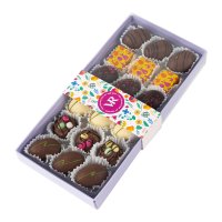 Easter decorated eggs and chocolates in 18 pc gift box - 6x225g