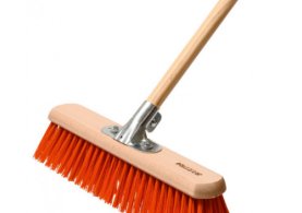 Brooms & Brushes