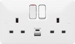 Hager Sollysta 2G Switched Socket C/w USB A&C White WMSS82-USBAC