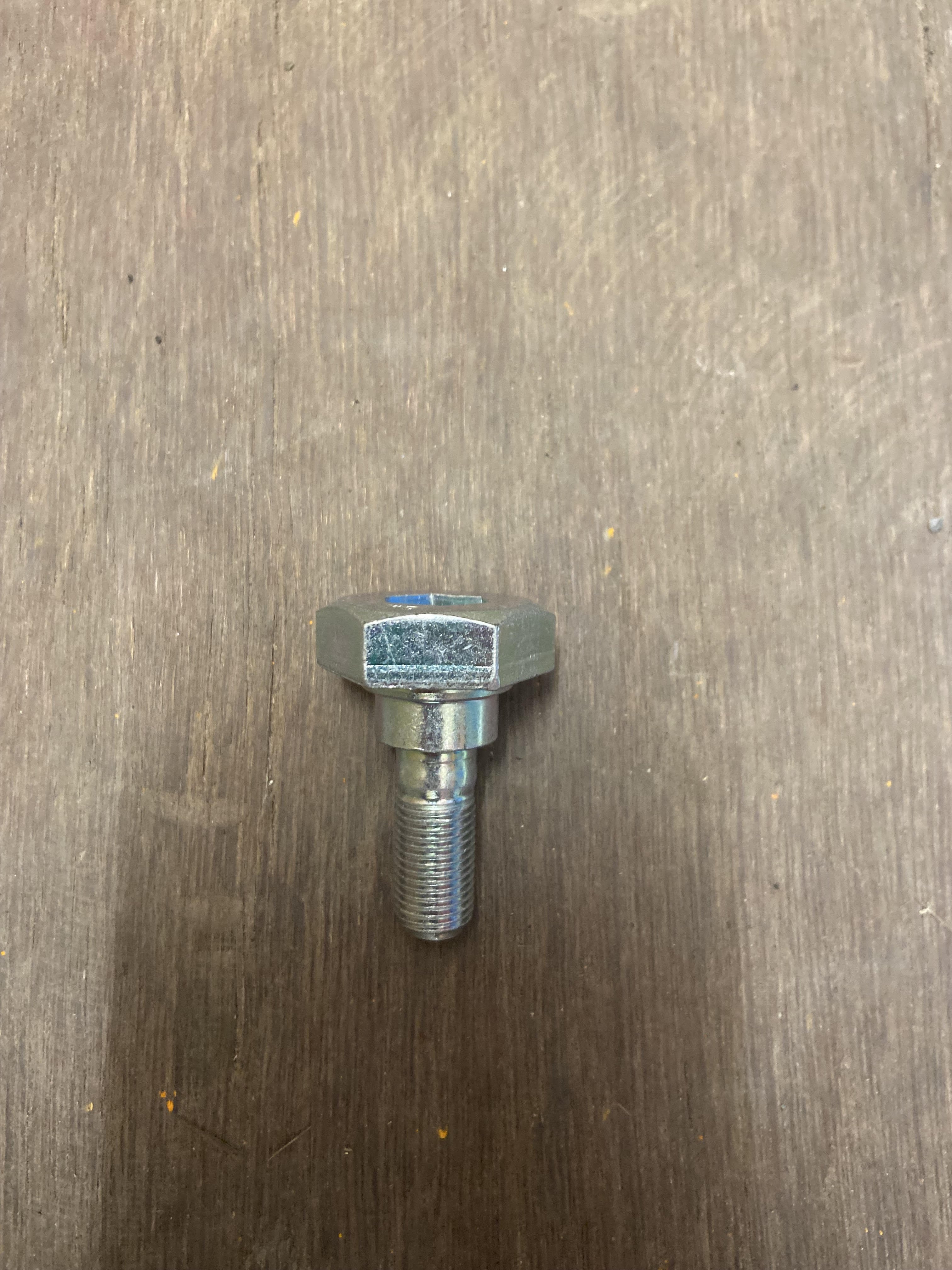bolt-kuk5453-34373