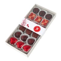 Valentine's asstd red choc selection in 18 pc gift box - 6x225g