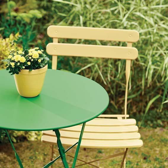 Ronseal Garden Paint Clover Lifestyle